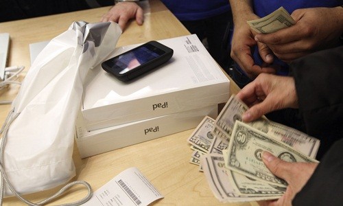 Apple hiện có vốn hóa hơn 800 tỷ USD. Ảnh:Quartz
