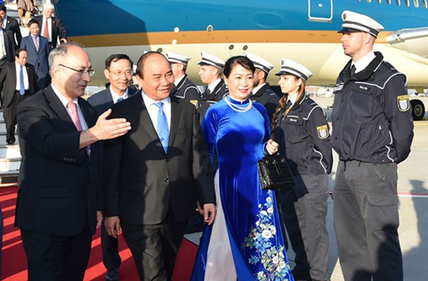 Thủ tướng Chính phủ Nguyễn Xuân Phúc và Phu nhân đã đến Frankfurt, bắt đầu chuyến thăm CHLB Đức. Ảnh: Quang Hiếu