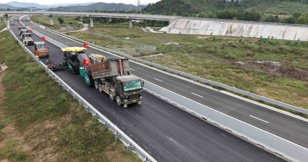 Mưa lớn kéo dài ảnh hưởng đến công tác thi công cao tốc Vân Phong - Nha Trang