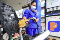 Ngày 5/6, giá xăng RON 95 trong nước sẽ tăng nhẹ . Ảnh minh họa