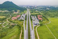 Tiếp tục áp dụng thuế VAT 8% với phí dịch vụ sử dụng đường cao tốc. Ảnh minh họa