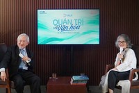 Giáo sư Phan Văn Trường cùng người sáng lập IPA Group Phạm Minh Hương trò chuyện về quản trị bằng văn hóa với các nhân sự chủ chốt của Tập đoàn