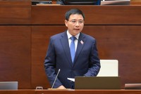 Bộ trưởng Nguyễn Văn Thắng cho biết, Luật Hỗ trợ doanh nghiệp vừa và nhỏ năm 2017 đã có quy định về chính sách hỗ trợ các hộ kinh doanh chuyển đổi lên doanh nghiệp. Tuy nhiên, sau hơn 7 năm triển khai, số lượng chuyển đổi của các hộ kinh doanh thành doanh nghiệp không nhiều.