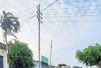 Gói thầu Di dời hệ thống điện thuộc Dự án Nâng cấp, mở rộng đường giao thông Buôn M’rê - Buôn Niêng (giai đoạn 1) đã chọn được nhà thầu. Ảnh: Công Lý