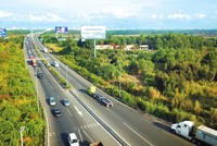 Mỗi năm Ngân hàng Phát triển châu Á dành khoảng 8 tỷ USD cho vay/tài trợ vốn tại các dự án, trong đó 80% vốn dành cho công trình, 20% dành cho hàng hóa và dịch vụ tư vấn. Ảnh: Lê Tiên