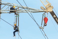 Nhu cầu điện dự báo sẽ tăng trưởng trên 12% để bảo đảm cho mục tiêu tăng trưởng kinh tế tối thiểu 8%. Ảnh: Nhã Chi