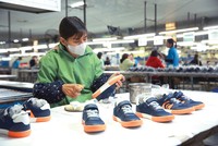 Những doanh nghiệp sản xuất, xuất khẩu các mặt hàng điện, điện tử, linh kiện, điện thoại, da giày, dệt may, gỗ... sẽ bị tác động mạnh bởi chính sách thuế đối ứng của Chính phủ Mỹ. Ảnh: Lê Tiên