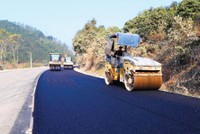 Đến giữa tháng 4/2025, giá trị xây lắp toàn Dự án Nâng cấp đoạn Km18 - Km80, Quốc lộ 4B là 650 tỷ đồng, đạt 40% kế hoạch. Ảnh: Trang Ninh