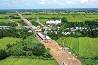 Đầu tư công phải tiếp tục giữ vai trò như một “đòn bẩy” để thúc đẩy tích lũy vốn, nâng cao năng suất các nhân tố tổng hợp và khơi thông nguồn lực tư nhân để đạt mục tiêu tăng trưởng hai con số giai đoạn 2026 – 2030. Ảnh: Lê Tiên