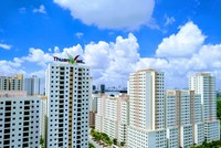 Sự chênh lệch cung - cầu, cùng với quy hoạch chưa đồng bộ, khiến NOXH khó đến được tay người thực sự có nhu cầu. Ảnh: Gia An