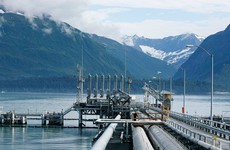 Giá dầu đã tăng hơn 40% từ giữa tháng 2. Ảnh: Reuters