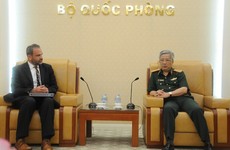 Thượng tướng Nguyễn Chí Vịnh tiếp Phó Trợ lý Bộ trưởng Quốc phòng Hoa Kỳ Thomas Ross. (Nguồn: mod.gov.vn)