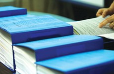 Sau thời điểm đóng thầu 3 phút, đơn vị tư vấn đấu thầu vẫn nhận thêm thư giảm giá của một nhà thầu . Ảnh: Lê Tiên