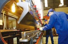 Cộng đồng doanh nghiệp mong Chính phủ tiếp tục thực hiện các giải pháp hỗ trợ theo hướng dễ tiếp cận và hiệu quả hơn . Ảnh: Lê Tiên