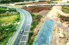 Cơ chế đặc thù trong cấp phép khai thác khoáng sản làm vật liệu xây dựng thông thường sẽ góp phần đẩy nhanh tiến độ hoàn thành tuyến cao tốc Bắc - Nam phía Đông. Ảnh: Lê Tiên