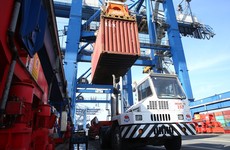 Hai tháng đầu năm 2023, kim ngạch xuất khẩu hàng hóa ước đạt 49,44 tỷ USD, giảm 10,4% so với cùng kỳ năm trước. Ảnh: Nhã Chi
