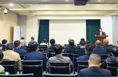 Ông Bùi Phương Nam, Giám đốc Ban Quản lý dự án điện 1 thuộc Tập đoàn Điện lực Việt Nam - đại diện chủ đầu tư thông tin về Dự án Đường dây 500kV Lào Cai - Vĩnh Yên tới các nhà thầu quan tâm