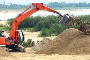 Quảng Nam đang là “điểm nóng” về đấu giá quyền khai thác khoáng sản làm vật liệu xây dựng thông thường. Ảnh minh họa: Gia Khang
