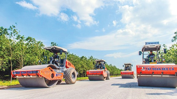 Dự án Đầu tư xây dựng đường Hồ Chí Minh đoạn Chơn Thành - Đức Hòa có tổng mức đầu tư hơn 2.292 tỷ đồng. Ảnh: Thế Sơn