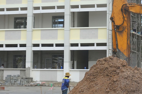 Gói thầu số 02 Thi công xây dựng công trình và thiết bị thuộc Dự án Trường THCS Quảng Khê (Thanh Hóa) bị hủy thầu ngày 17/7/2024. Ảnh minh họa: Nhã Chi