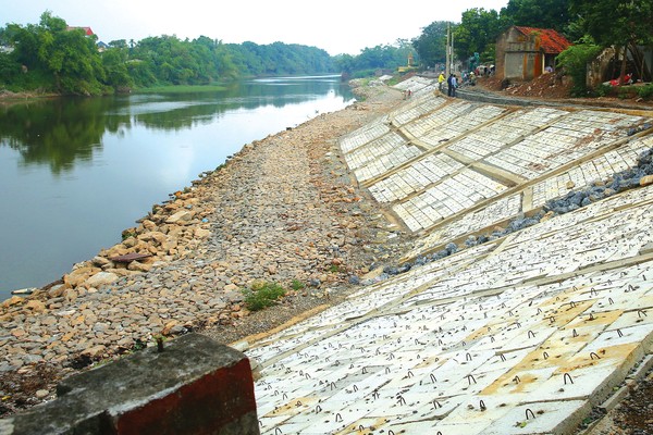 Gói thầu số 20 Thi công xây dựng công trình kè sông Long Bình, TP. Trà Vinh (đoạn còn lại) đã hoàn tất mở thầu. Ảnh minh họa: Nhã Chi