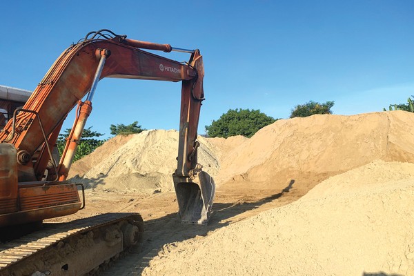 Công ty TNHH Xây dựng Khai thác khoáng sản Minh Anh nộp hồ sơ tham gia đấu giá cả 5 khu vực mỏ vật liệu san lấp tại Ninh Thuận nhưng được đánh giá không đủ điều kiện. Ảnh minh họa: Lê Tiên