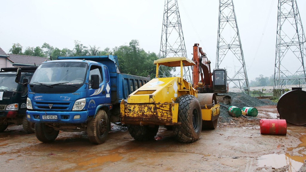 3 gói thầu hơn 2.200 tỷ đồng xây dựng cao tốc đoạn Cam Lộ - La Sơn: Nhiều lý do trượt thầu đáng tiếc Khi tham dự các gói thầu xây lắp cao tốc Bắc - Nam phía Đông, đoạn Cam Lộ - La Sơn, một số nhà thầu chào thiếu nhân sự, máy móc, thiết bị thi công chính… Ảnh: Nhã Chi