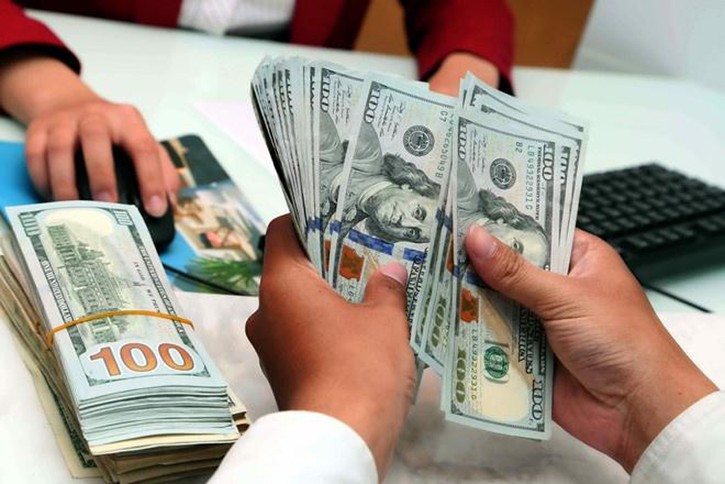 Giao dịch USD tại ngân hàng thương mại