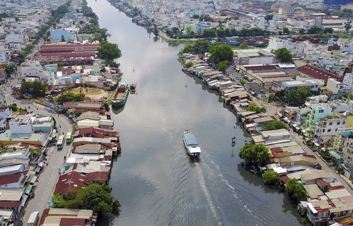 Kênh Đôi, quận 8 - nơi TP.HCM đang có kế hoạch di dời nhà hai bên