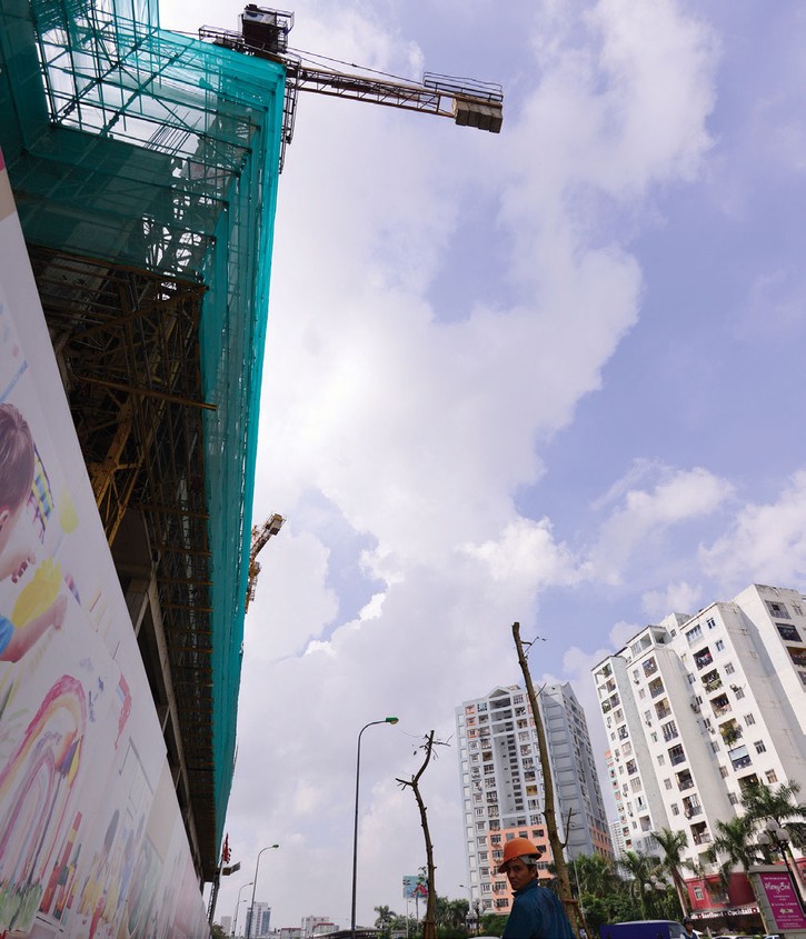 Nguy hiểm rình rập tại công trường các dự án bất động sản ảnh 3 Nguy hiểm rình rập tại công trường các dự án bất động sản ảnh 3