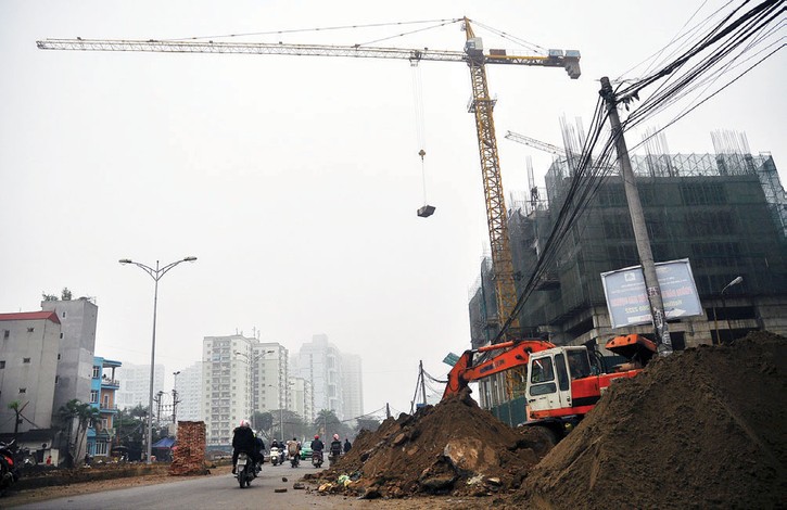 Nguy hiểm rình rập tại công trường các dự án bất động sản ảnh 4 Nguy hiểm rình rập tại công trường các dự án bất động sản ảnh 4