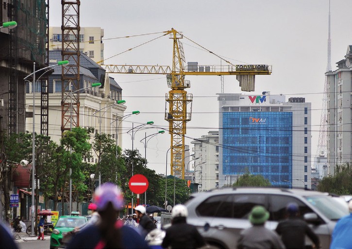 Nguy hiểm rình rập tại công trường các dự án bất động sản ảnh 7 Nguy hiểm rình rập tại công trường các dự án bất động sản ảnh 7