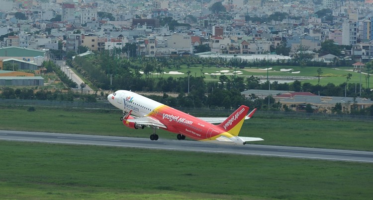 Vietjet được vinh danh “Dịch vụ hàng không uy tín chất lượng 2016”