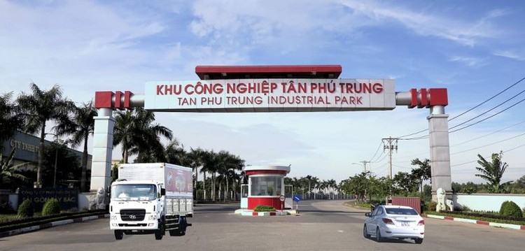 Nếu chỉ tính riêng doanh thu từ việc cho thuê đất tại các KCN, lợi nhuận năm 2017 có thể sẽ tụt giảm so với năm 2016