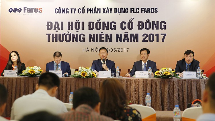 Ban chủ toạ Đại hội cổ đông thường niên năm 2017.