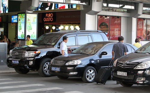 Uỷ ban Tài chính - Ngân sách nhận định, việc chấp hành quy định về tiêu chuẩn, định mức, chế độ sử dụng  xe ôtô công có lúc, có nơi chưa nghiêm.