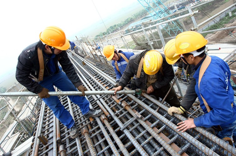 Lãng phí trong khâu bố trí vốn, thực hiện dự án là một trong ba lãng phí lớn của đầu tư công hiện nay. Ảnh: Tường Lâm