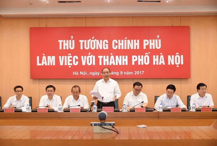 Thủ tướng Nguyễn Xuân Phúc và các Phó Thủ tướng Chính phủ làm việc với lãnh đạo TP. Hà Nội. Ảnh: VGP