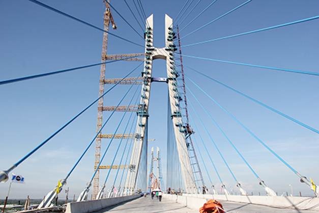 Hợp long cây cầu lớn nhất Dự án kết nối đồng bằng Cửu Long