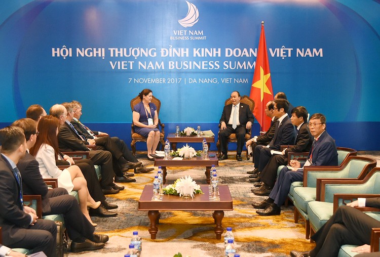 Thủ tướng Nguyễn Xuân Phúc tiếp lãnh đạo các doanh nghiệp thuộc Liên minh Doanh nghiệp Hoa Kỳ APEC (NCAPEC). Ảnh: VGP