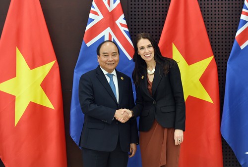 Thủ tướng Nguyễn Xuân Phúc và Thủ tướng New Zealand Jacinda Ardern. Ảnh: VGP