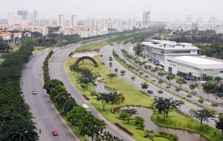 Nếu không có cơ chế, chính sách đặc thù, tăng trưởng kinh tế của TP.HCM sẽ giảm dần chỉ còn hơn 6% vào năm 2030. Ảnh: Tường Lâm