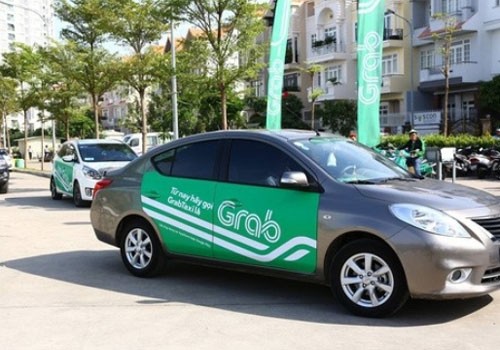 Các xe Uber, Grab phải có logo nhận diện trên thân xe. Ảnh minh họa