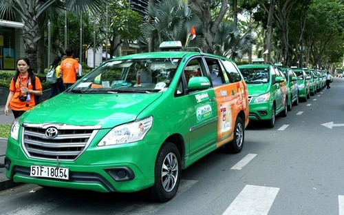 Lãnh đạo Tập đoàn Mai Linh thừa nhận doanh thu giảm 30% do cạnh tranh với Grab, Uber.