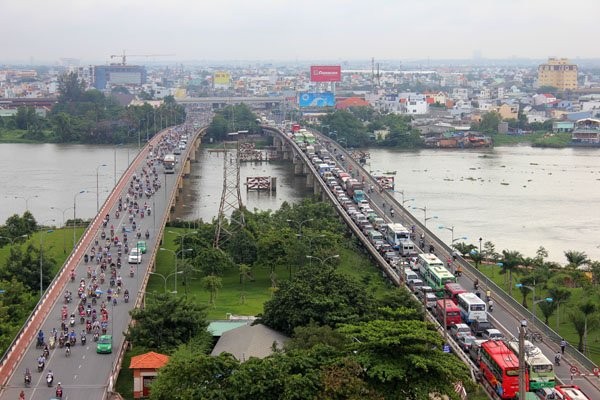 Việc phát triển các khu đô thị theo kiểu “lèn chặt” theo ranh giới hành chính sẽ thiếu tính bền vững trong tương lai.