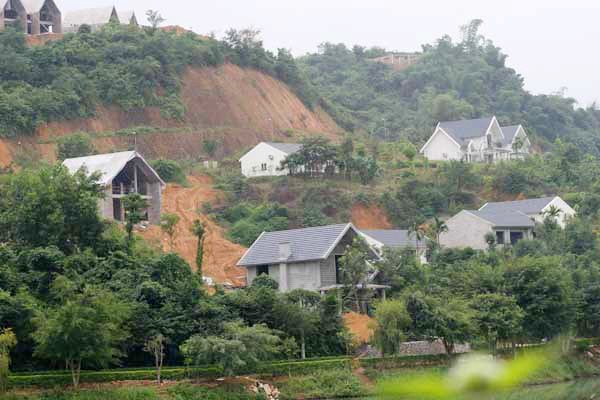 Hòa Bình: Hàng loạt dự án khu nghỉ dưỡng, resort tồn tại vi phạm