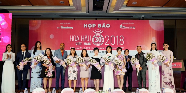 Mr. Jay L Lingeswara - Phó Giám đốc Thương mại Vietjet tại buổi họp báo công bố.