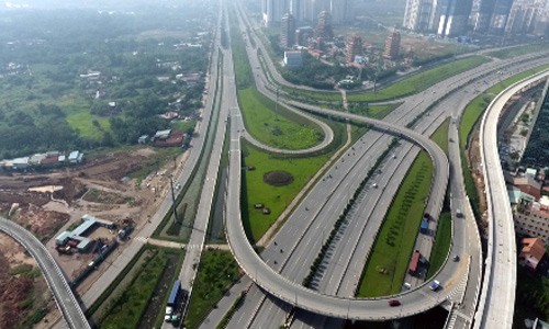 Đánh thuế đất là một trong những giải pháp có thể làm hạ nhiệt cơn sốt đất tại TP HCM, song vẫn còn nhiều rào cản tâm lý vì động chạm đến nhiều nhóm lợi ích. 