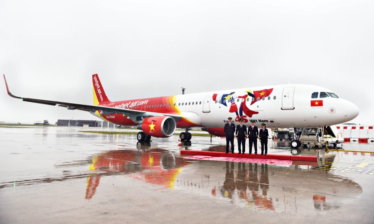 Vietjet nhận bàn giao tàu bay mang biểu tượng 45 năm quan hệ Việt – Pháp