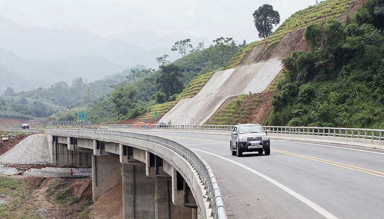 Bộ Tài chính chủ trì kiểm tra, giám sát đảm bảo minh bạch thu giá không dừng tại đường cao tốc do VEC quản lý. Ảnh: Tường Lâm